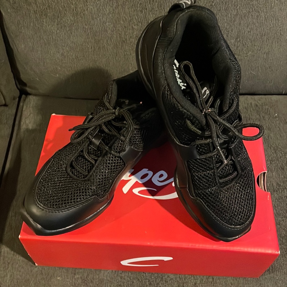 Capezio Fierce DS11 DanSneaker size 9 women’s black dance sneaker